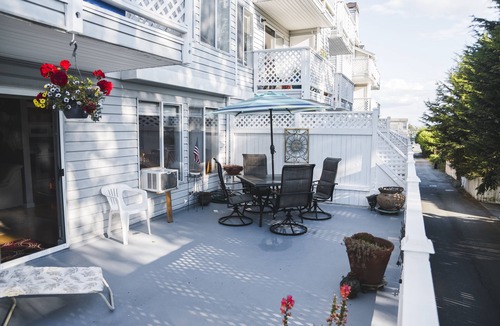 Broadview Apartment | Spacious Cozy, Quiet 5 STAR Apartment & Secured Parking In Seattle