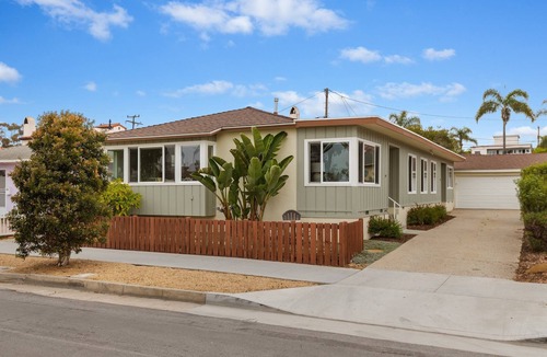 Santa Barbara House | Spacious Duplex Steps Away From East Beach!