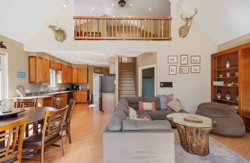 Belfast Ski Chalet | Spacious Forest Chalet on 100 Acres – Kayaks, Ponds & Nature Escape