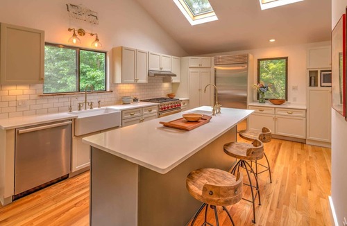 Northwest Harbor House | Spacious Living Areas, Lovely Landscaping, Close to Bay Beaches and East.