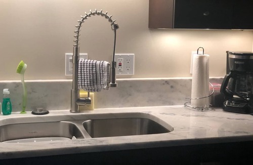 North Beach/Blue Ridge Apartment | Spacious Romantic Salish Sea View Suite on Luxury Seattle Estate