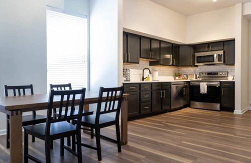 Tower Grove South House | Spacious Tower Grove 3BR Home ABODEbucks
