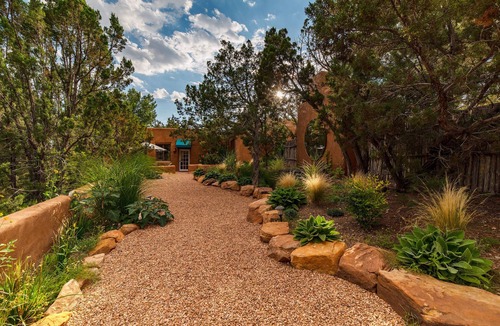 Santa Fe House | Spacious traditional Santa Fe adobe home