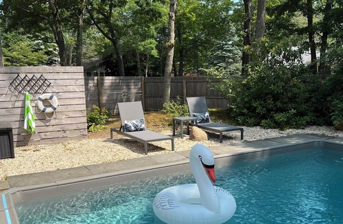 Springs House | Sparkling East Hampton Oasis 3 bed 2 bath w/heated pool. Pets Welcome!