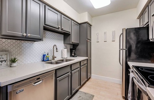 South Scottsdale Condo | Sparkling Pool*Corner Unit*Walk Everywhere*