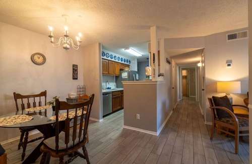 East Pensacola Heights Apartment | Spyglass Perch-Monthly Rentals Available