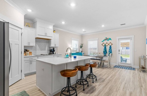 South Pensacola House | Starlight Place - Conveniently Located Newly Built Downtown Home - Off Street Parking - Dog Friendly
