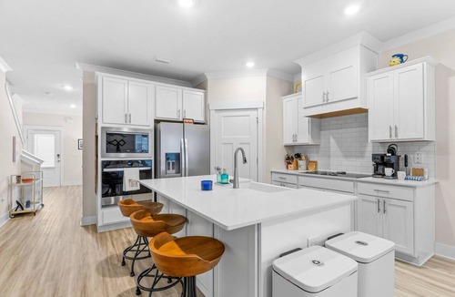 South Pensacola House | Starlight Place - Conveniently Located Newly Built Downtown Home - Off Street Parking - Dog Friendly