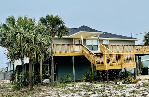 Toilla Segunda House | Steps from the Sugar White Sand Beaches!