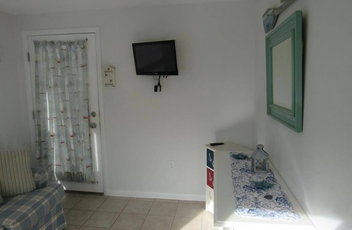Brighton Beach Apartment | Steps to White Sandy Beaches