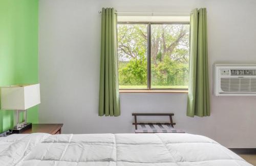 Lansing Apartment | Studio in Lansing