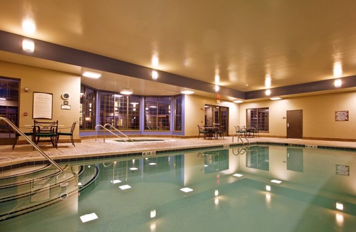 Novi Apartment | Studio Suite - FREE Breakfast Buffet, Business + Fitness Center Access