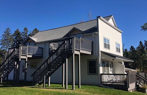 Madeline Island Apartment | Suite Three at La Pointe Lodging