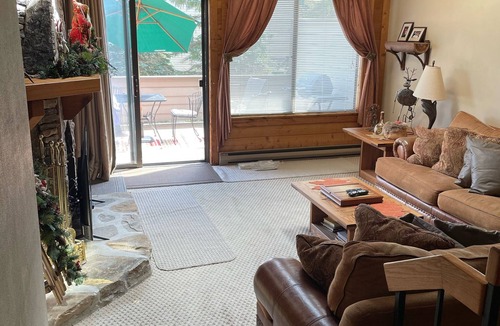 Seven Springs Condo | Sunridge/7Springs: SKI IN/SKI OUT, ski from deck