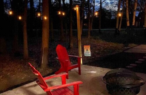 Pigeon House | Sunset Shanty is the place to be-Relax at the Shanty! Say "Cheeseburger"