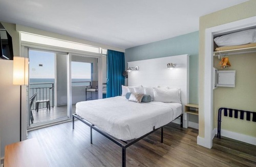 Downtown Myrtle Beach Condo | Sunset Shores 2BR OF with Balcony