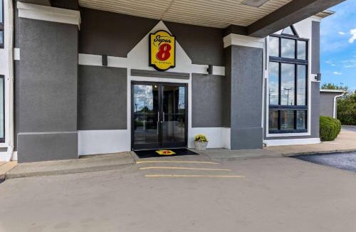 Dickson Hotel | Super 8 by Wyndham Dickson
