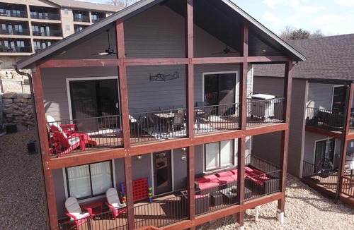 Indian Point House | Table Rock Lake Luxury Resort Lodge - Boat Slip
