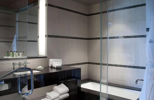 Scottsdale Apartment | Talking Stick Resort offers top-notch services and amenities .