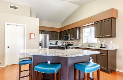 Paradise Valley Village House | Tasteful North Phoenix Pet Friendly Home 8 mins Mayo Clinic & Desert Ridge Mall