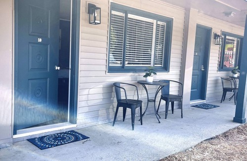 Roscommon Apartment | TeePee Room 12-Newly Renovated