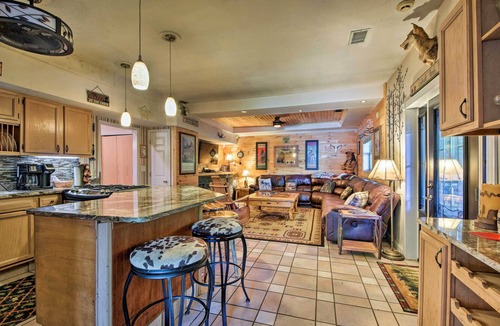 Chattanooga Cottage | Tenn River Cabin w/Hot Tub - 10 Mi to Chattanooga