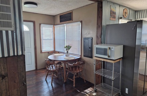 Scheller House | The Bonnie House - Peaceful Country - Rend Lake Hunting/Fishing - Sleeps 6