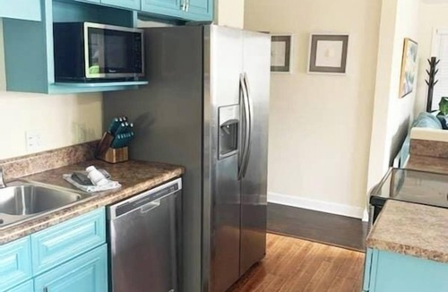 Navy Point House | The Bungalow. Walk to Bayou! Backyard Family Fun!
