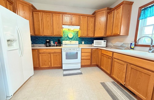 Cassopolis House | The Empty Nest-Cassopolis 3-bedroom home by Diamond Lake & 30min from Notre Dame