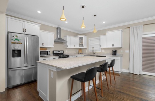 Harters Heights House | The Experience at ND<>4BR, 4BA <1 mi to ND Stadium