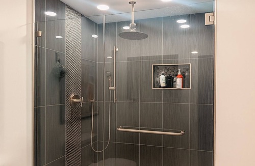 Wilton Manors House | The Gold Room · Garden of Manors · Guesthouse·FL