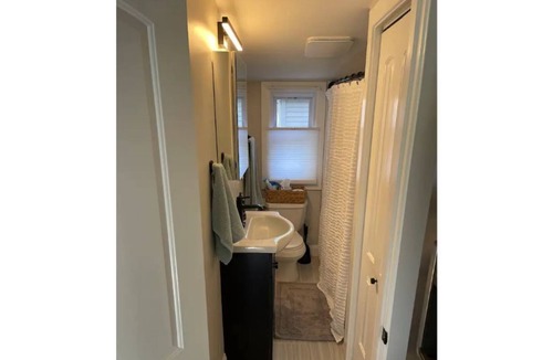 Honeoye Cottage | The Hideaway on Hobart - NEWLY RENOVATED/BRAND NEW