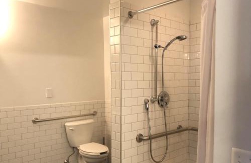 Hunters Point Hostel | The Local NY Hostel