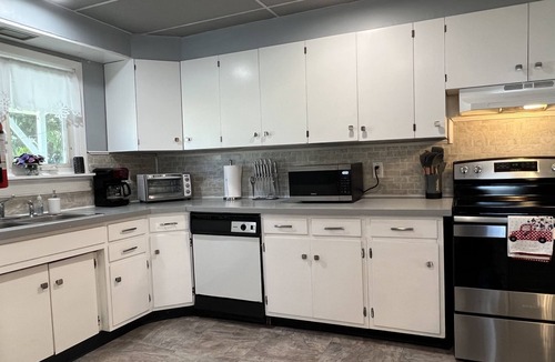 West End House | The Luey House - New renovation in Oneonta 5 bedrooms, 2 bath rental.