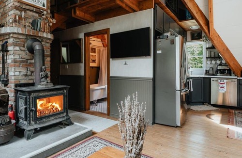 Equinunk House | The Riverside Cabin - Rustic & Private Retreat