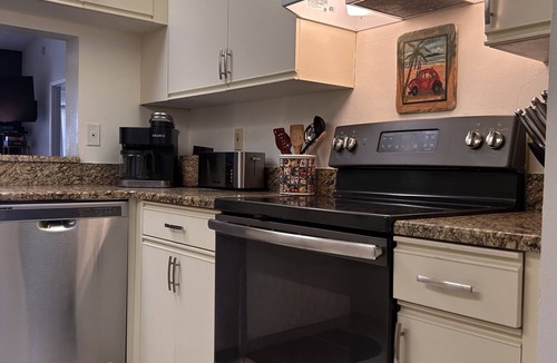 South Bradenton Condo | "The Salty Sugaree"-6 miles to beach, 1 mile to IMG, & multiple resort pools!