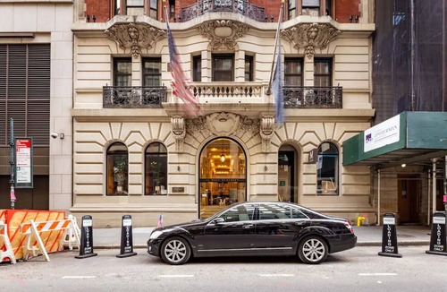 Midtown East House | Timeless New York Stay —Walk to Broadway, Times Square & More 1-bedroom building