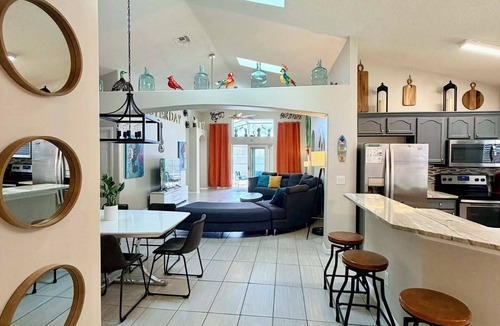 Windsor Palms House | TOP-RATED Disney Villa! 5BR/4BR, Heated South-Facing Pool, 3 Miles to Disney