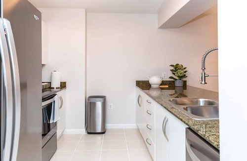 Brickell Apartment | Top Stay Miami - Blue@Brickell w/Balcony & Parking