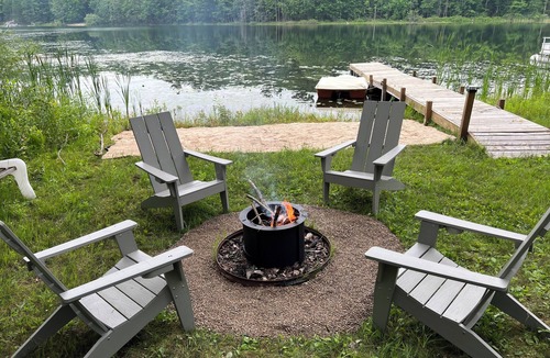Lake Ann House | Tranquil Lakefront Cottage near Traverse City, Interlochen, Dunes, skiing, Pet