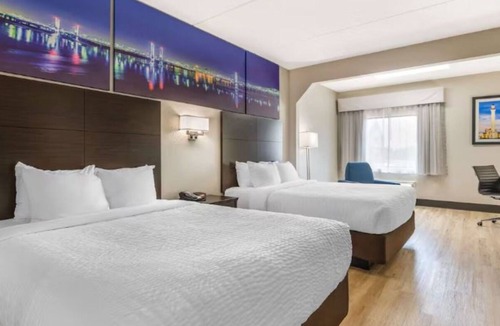 Jeffersontown Hotel | Tranquil Louisville East Stay w/Pool Just a Short Drive from Downtown - 2 Units