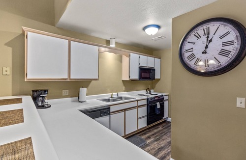 Table Rock Condo | Tranquility~Luxury Lakefront Condo~Pointe Royale Resort~Pools/HotTub