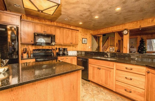 Bessemer Ski Chalet | Ultimate Luxury with Stunning Views-Trailside Home On Powderhorn Mtn With Hot Tub & Sauna