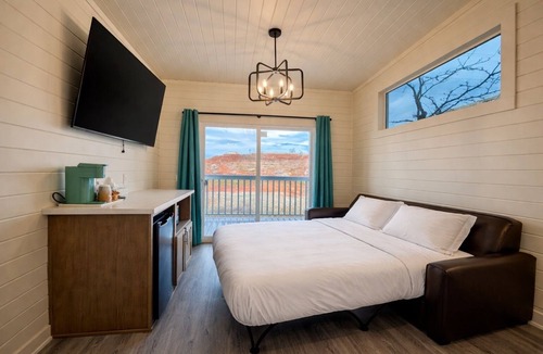 Page Cabin | Ultra Luxury Tiny Home with Deck #59A