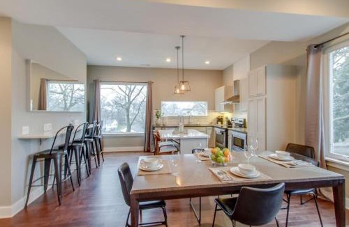 Chestnut Hill House | Ultra Modern Pad Minutes To Downtown Comfortable Beds