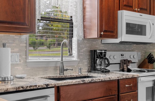 Table Rock Condo | Uniquely charming Pet Friendly 2 Bed condo near the strip at Pointe Royale!