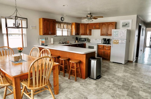 Duck Lake House | Unplug at our peaceful lake retreat