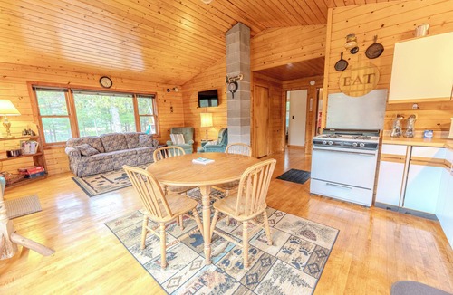 Crystal Falls House | UP Lakeside Lodge- Summer Lakefront Fun – Rowboats, Paddleboats & Swim!