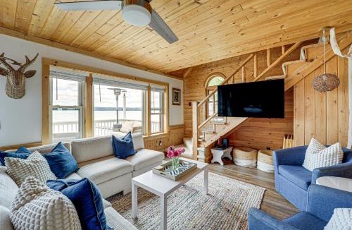 Glen Arbor House | Updated Glen Arbor Cottage on Lake: Dock & Mooring