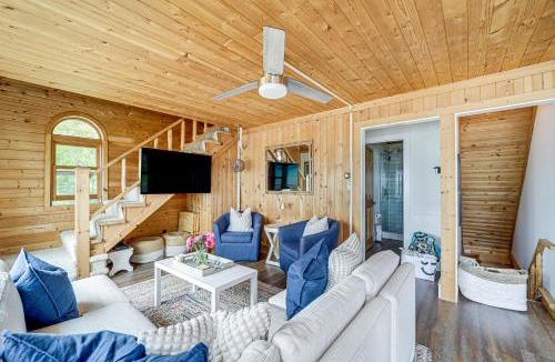 Glen Arbor House | Updated Glen Arbor Cottage on Lake: Dock & Mooring